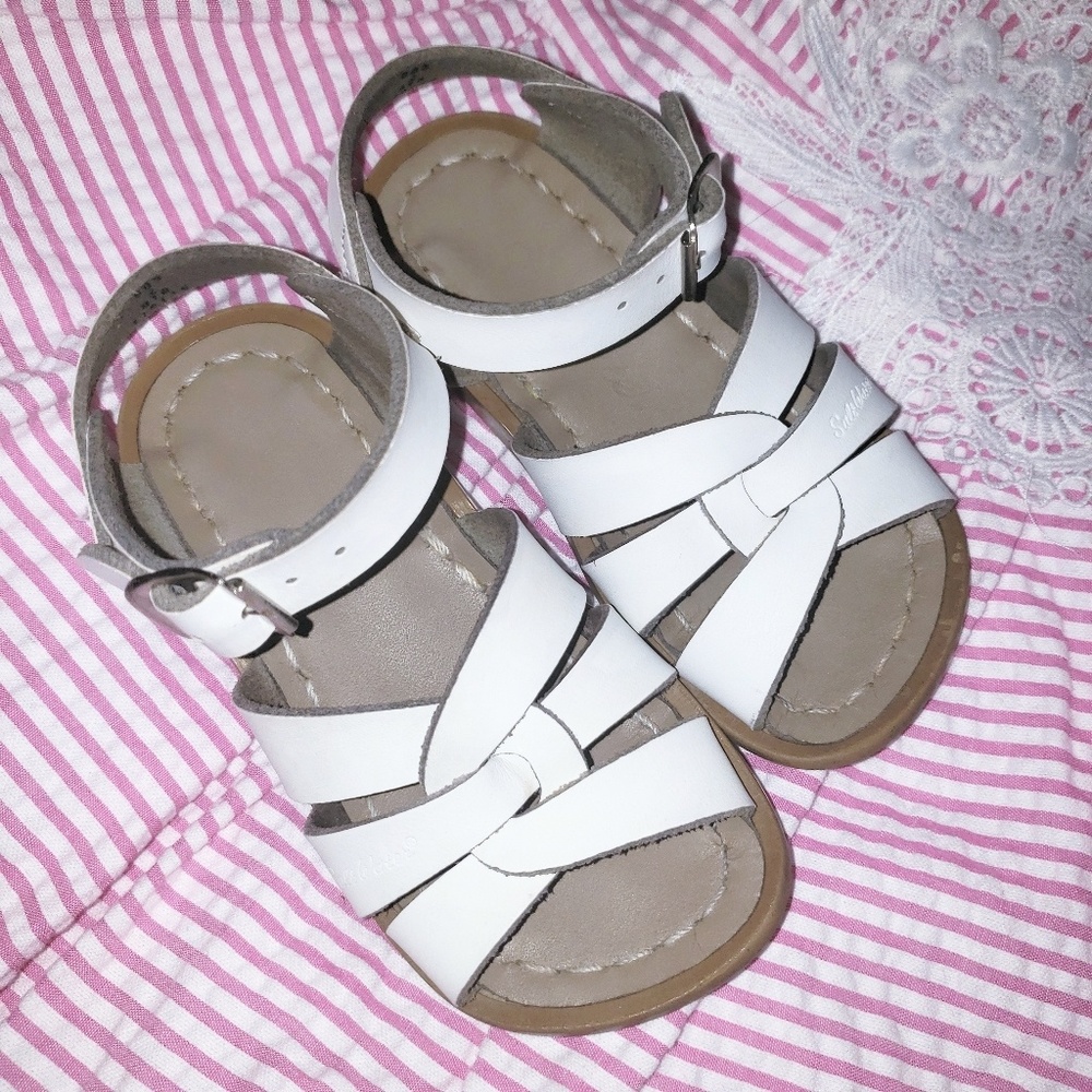 Saltwater sandals 7 Toddler white